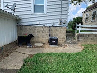 1103 Denman Ave, Coshocton, OH 43812 - photo 4