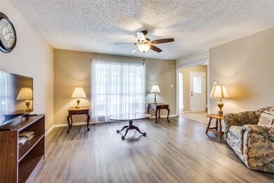 2209 Crestmeadow St, Denton, TX 76207 - photo 4