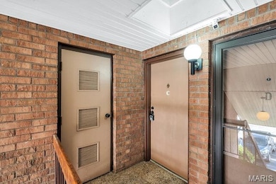 5270 Cedarstone Ct unit C, Saint Louis, MO 63129 - photo 4