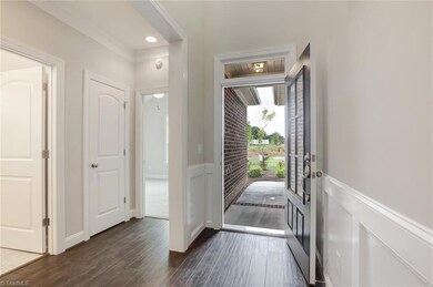 196 Balmoral Ct unit 101, Burlington, NC 27215 - photo 4