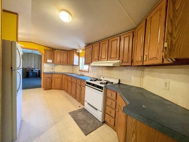 83 Clark Rd unit 22, Shirley, MA 01464 - photo 3