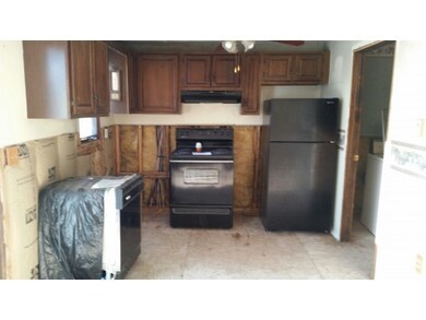 41 Profile Cir, Nashua, NH 03063 - photo 2