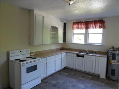 527 Oak St, Shelbyville, TN 37160 - photo 2