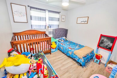 10134 Scotsbrook Dr, Houston, TX 77038 - photo 7