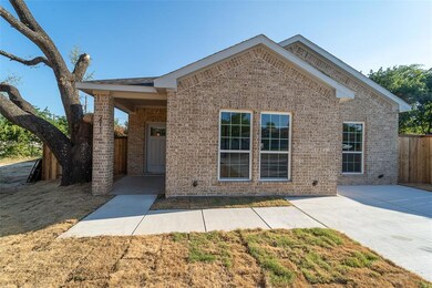 211 Song Thrush Dr, Granbury, TX 76049 - photo 3