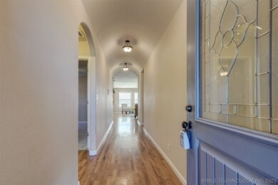 Enter in....Inviting foyer!
