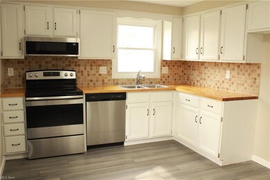 812 Sunset Ave, Sheffield Lake, OH 44054 - photo 5