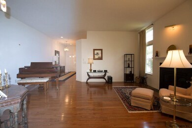 17 Camden Cir, Delmar, NY 12054 - photo 4