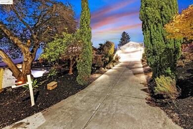 7554 Sunkist Dr, Oakland, CA 94605 - photo 2