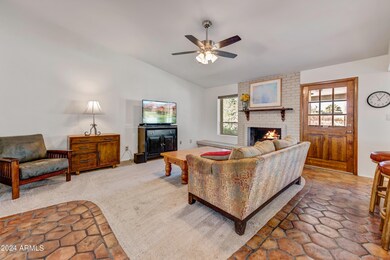 006_Family Room