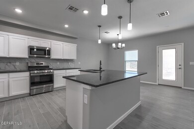 1092-Indigo Sky-Kitchen-Dining (1)