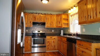 762 Sir Johns Run Rd, Berkeley Springs, WV 25411 - photo 2