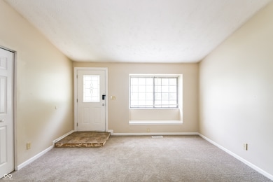 6523 Woodmere Cir, Indianapolis, IN 46260 - photo 3