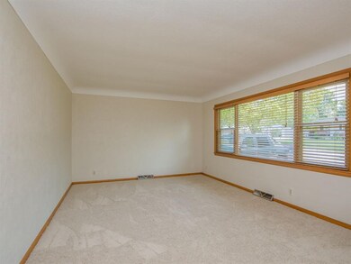 2422 Haven Ct SW, Cedar Rapids, IA 52404 - photo 4