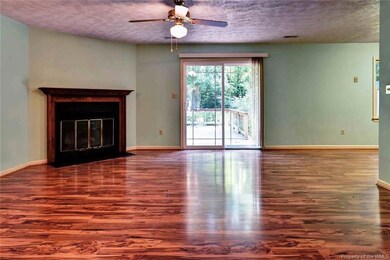 4555 Mallard Dr, Gloucester, VA 23061 - photo 5