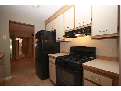 59 Blackstone Dr unit 9, Nashua, NH 03063 - photo 2