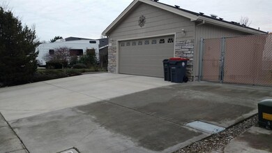 1104 Gate Park Dr, Central Point, OR 97502 - photo 3