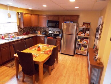 215 East St, Coaldale, PA 18218 - photo 6