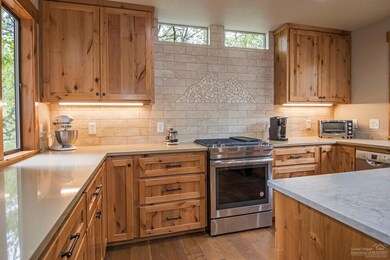 57524 Lark Ln, Sunriver, OR 97707 - photo 3