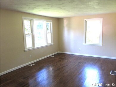 Living Room LARGE LIVINGROOM