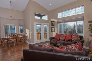 Living room & breakfast nook
