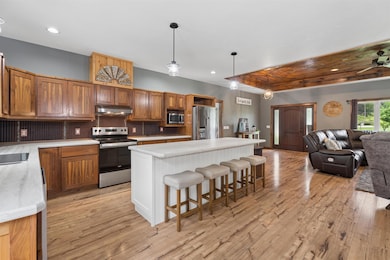 183 Rease St, Berlin, WI 54923 - photo 2