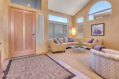 Living Room/Entry