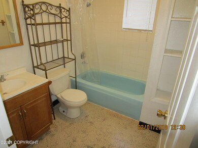 7520 Lake Otis Pkwy unit B, Anchorage, AK 99507 - photo 6