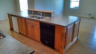 1728 E hampton Kitchen island