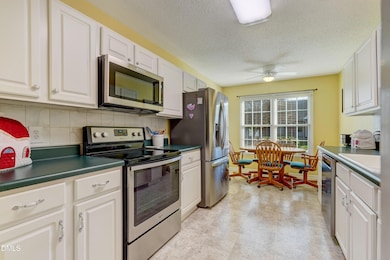 3027 Maple Ave unit Q3, Burlington, NC 27215 - photo 5