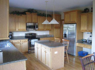 4536 Barr Creek Ln, Naperville, IL 60564 - photo 5