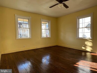 104 W 7th Ave, Ranson, WV 25438 - photo 3