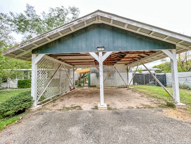 1741 Valley Dr unit B, Canyon Lake, TX 78133 - photo 6