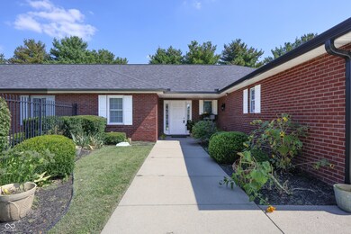 6085 S Stratton Ct, Columbus, IN 47203 - photo 2