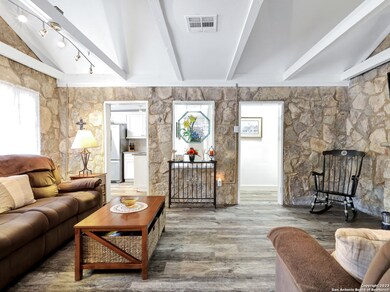 19514 Scenic Loop Rd, Helotes, TX 78023 - photo 5