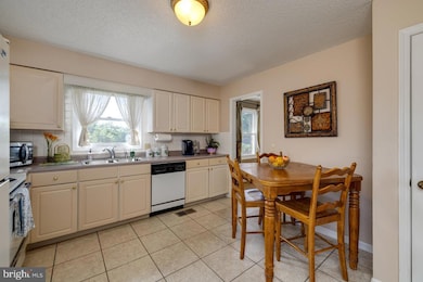 405 Sugar Maple Ln, Harrisonburg, VA 22801 - photo 4