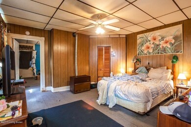 223 S Spring St-16