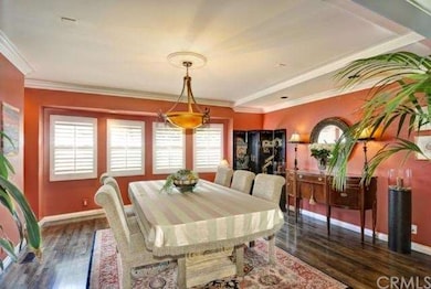 Entertainment size Dining Room