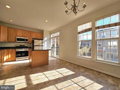 15334 Elizabeth Burbage Loop, Woodbridge, VA 22191 - photo 4