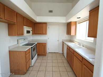 023-288332 Kitchen