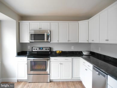 5236 Colebrook Dr, La Plata, MD 20646 - photo 3