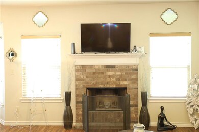 1007 Rice St, Denison, TX 75020 - photo 4