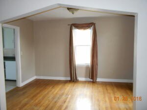 1712 Locust 003