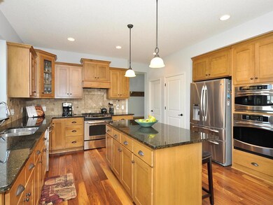 Gourmet Kitchen w/Center Island Boast Granite, Til