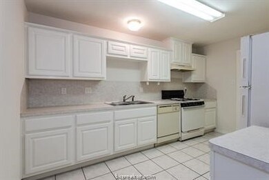 826 Avenue A, College Station, TX 77840 - photo 2