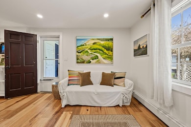 2-web-or-mls-30-bangs-st-unit-b