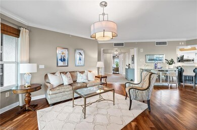 Great room w/ hardwood floors