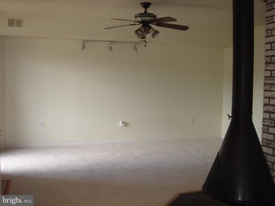 2564 Fox Ridge Ct unit 30, Woodbridge, VA 22192 - photo 2