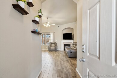 3215 E Emmitsburg St, Broken Arrow, OK 74014 - photo 5