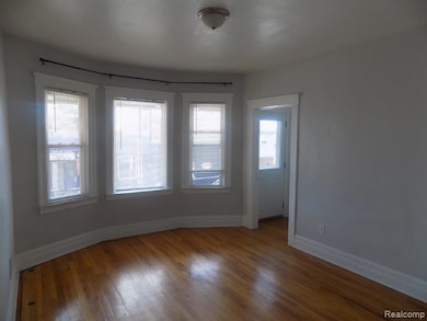 2331 Caniff St, HamtraMcK, MI 48212 - photo 2